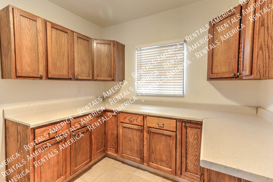 Beautiful 3/2 bedroom home with POOL property image