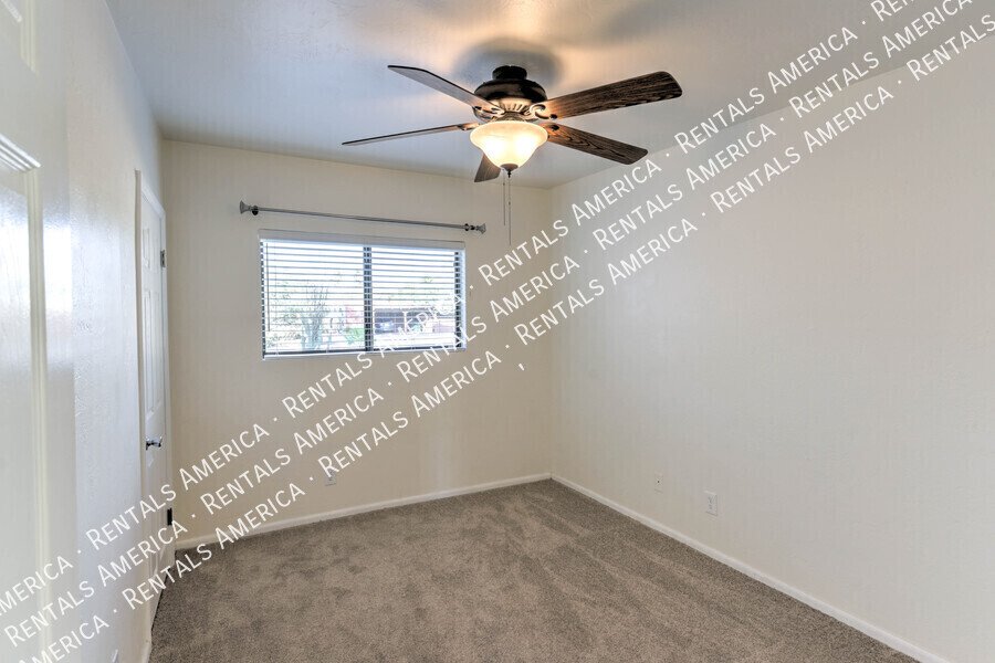 Beautiful 3/2 bedroom home with POOL property image