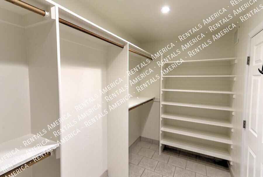 Beautiful 3/2 bedroom home with POOL property image