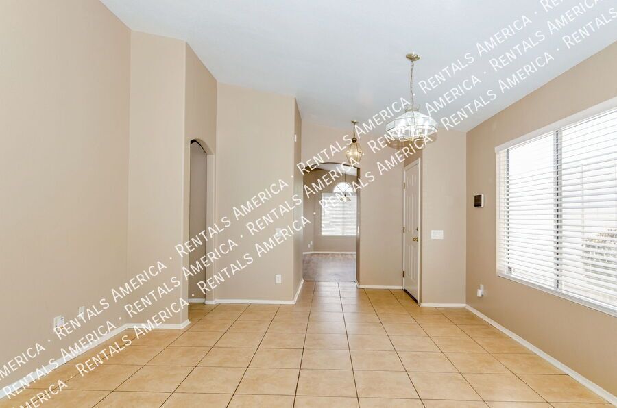 Fantastic 3 Bedroom, 2 Bath house with 2 car garage! property image