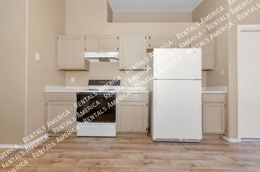 Fantastic 3 Bedroom, 2 Bath house with 2 car garage! property image