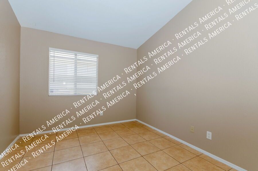 Fantastic 3 Bedroom, 2 Bath house with 2 car garage! property image