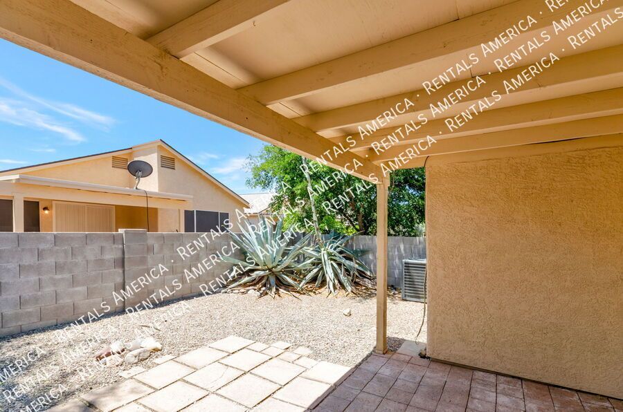 Fantastic 3 Bedroom, 2 Bath house with 2 car garage! property image