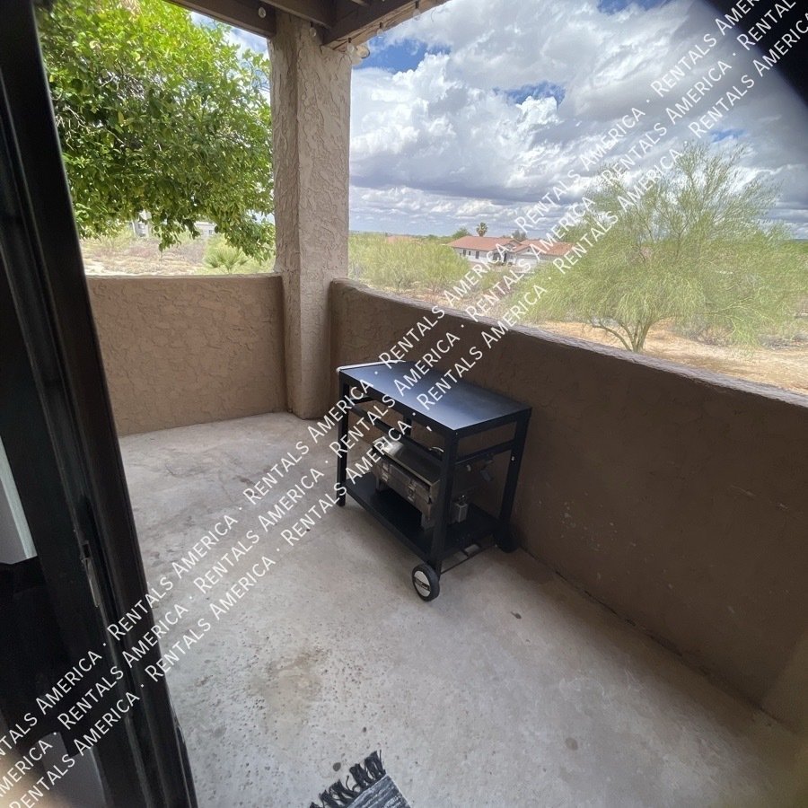 Updated Oro Valley Condo property image