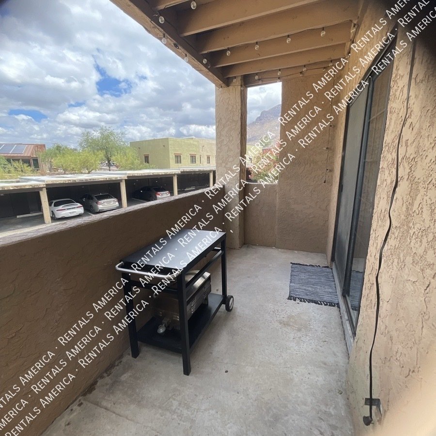 Updated Oro Valley Condo property image