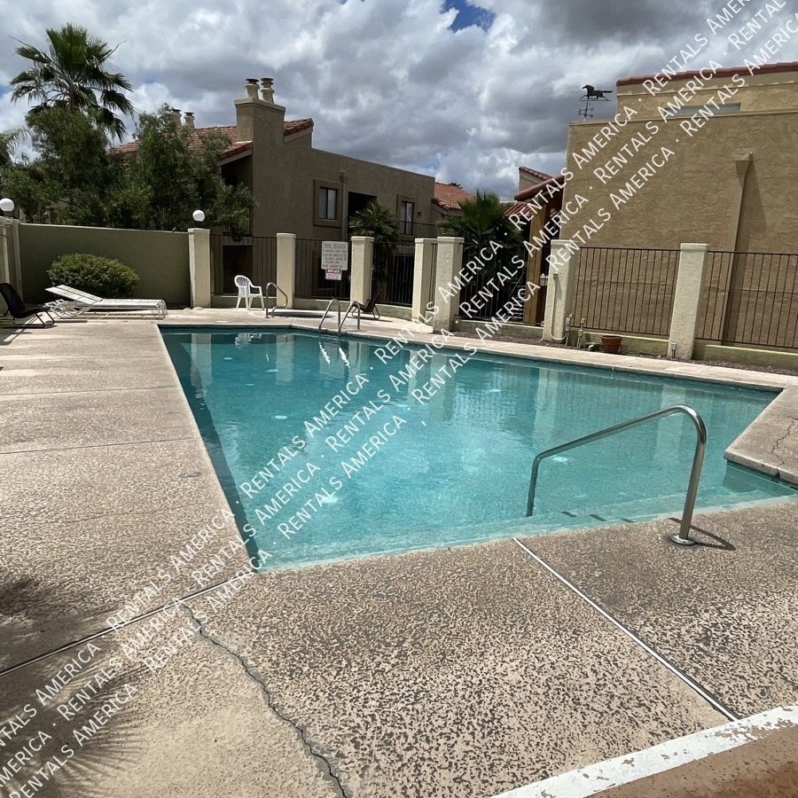 Updated Oro Valley Condo property image