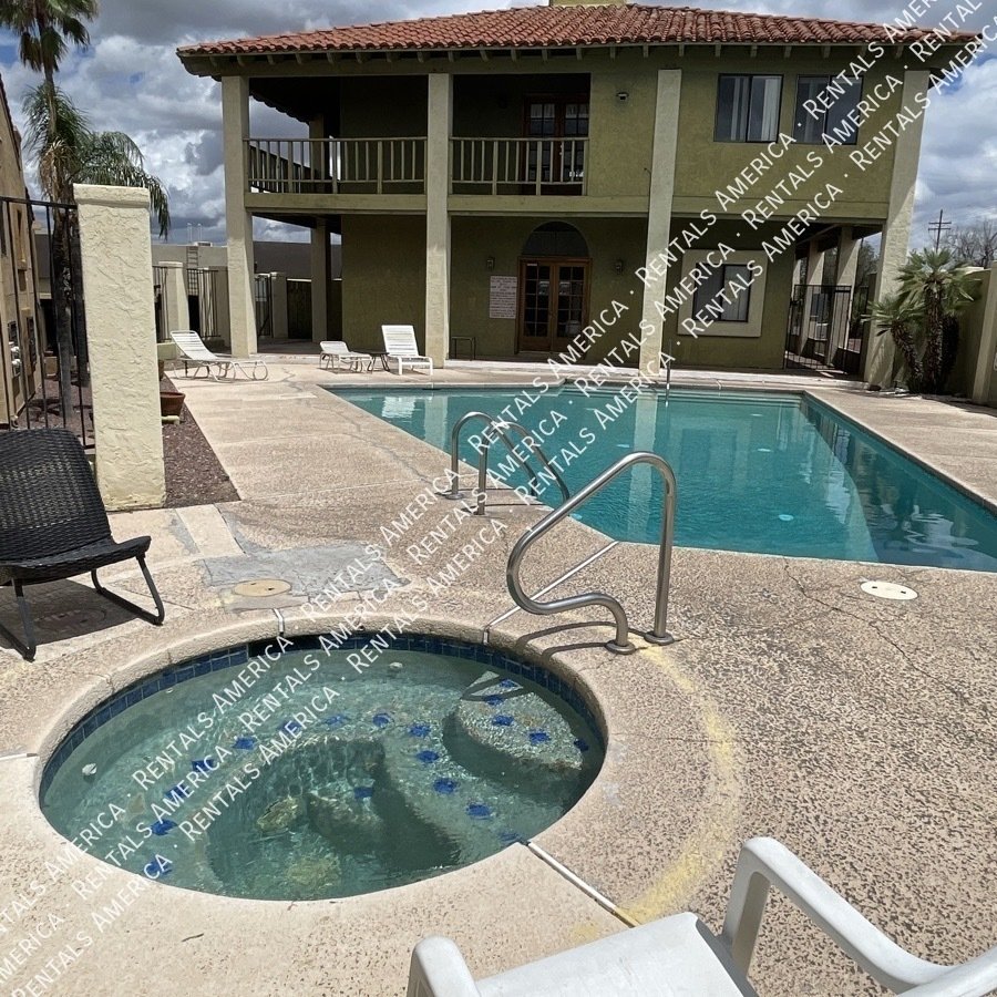 Updated Oro Valley Condo property image