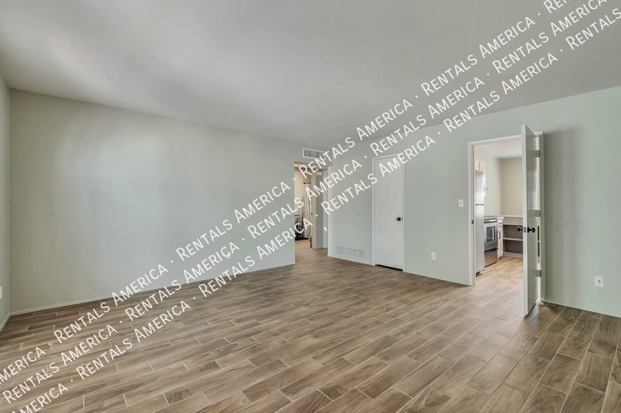 Fully Upgraded Midtown Home property image