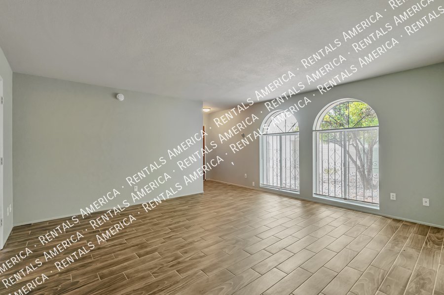 Fully Upgraded Midtown Home property image