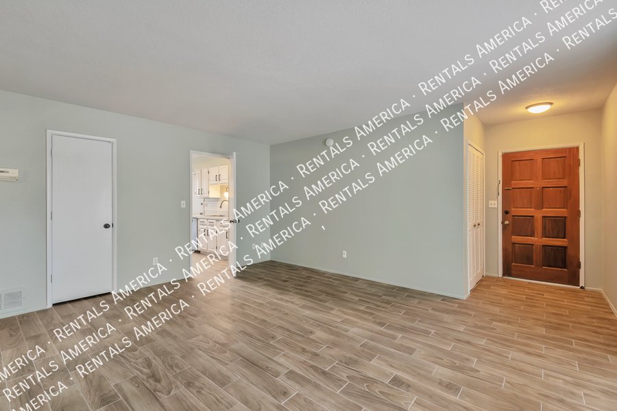 Fully Upgraded Midtown Home property image