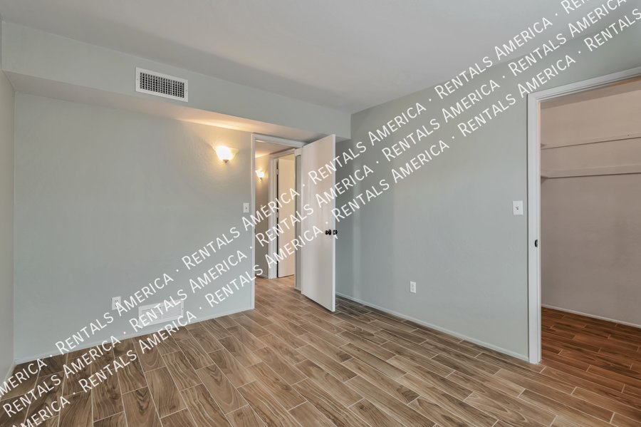 Fully Upgraded Midtown Home property image