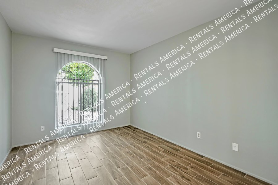 Fully Upgraded Midtown Home property image
