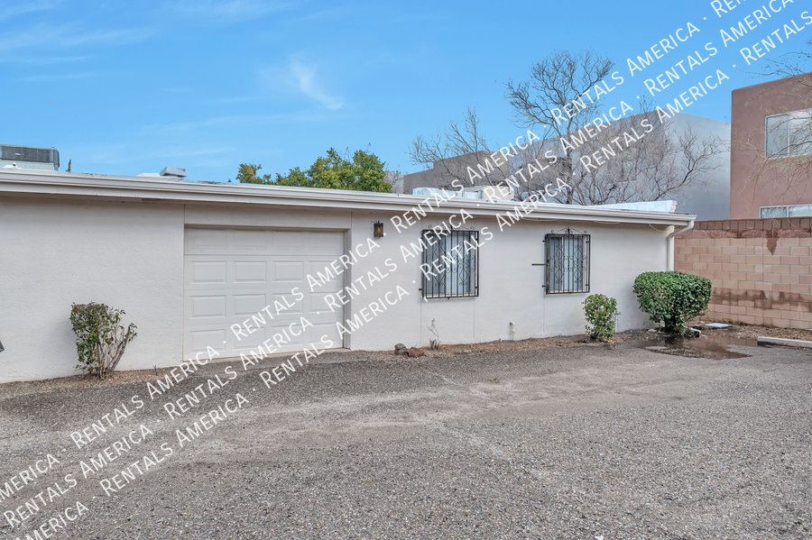 Fully Upgraded Midtown Home property image