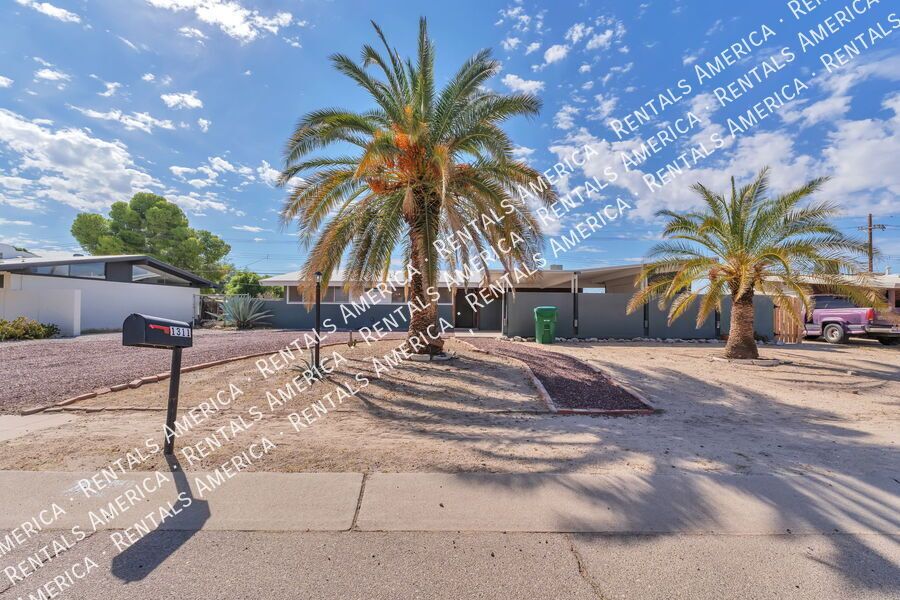 3 Bed/2 Bath with SOLAR and  huge backyard!! property image