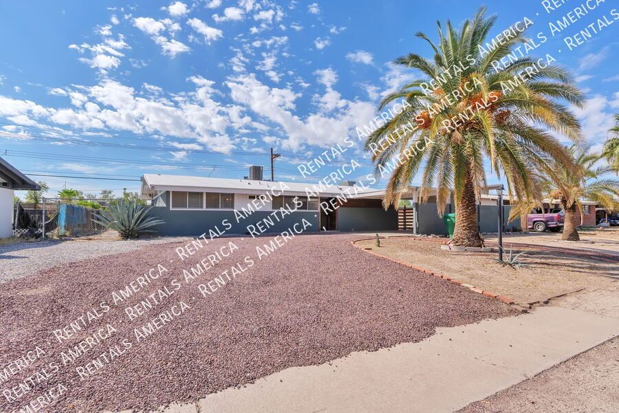 3 Bed/2 Bath with SOLAR and  huge backyard!! property image