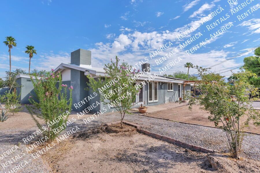 3 Bed/2 Bath with SOLAR and  huge backyard!! property image