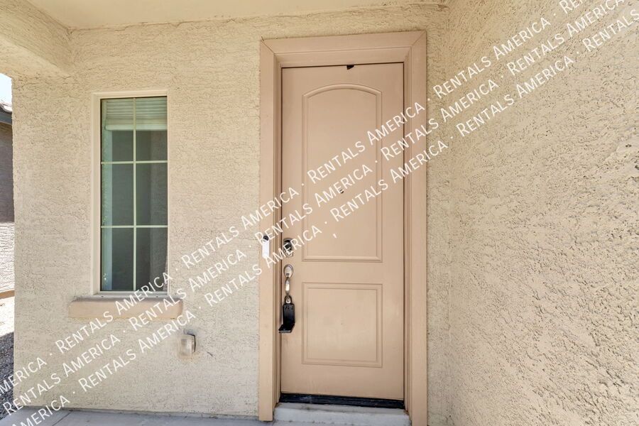 Stunning 4bdrm 3 bath home! property image