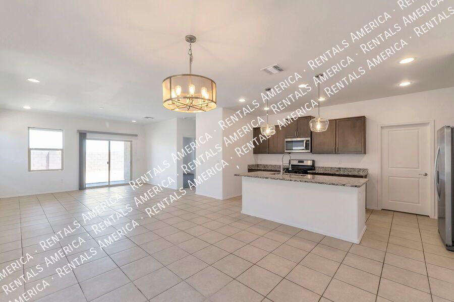 Stunning 4bdrm 3 bath home! property image