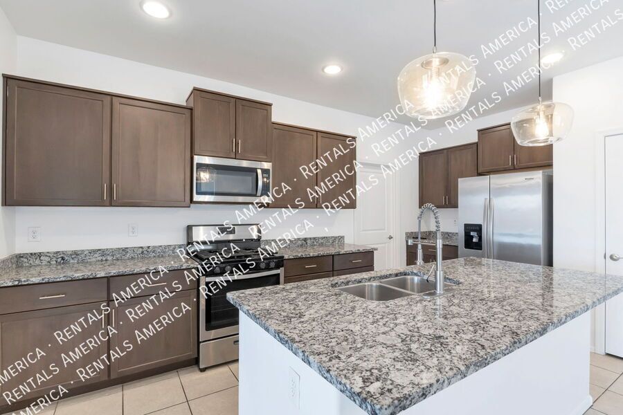 Stunning 4bdrm 3 bath home! property image
