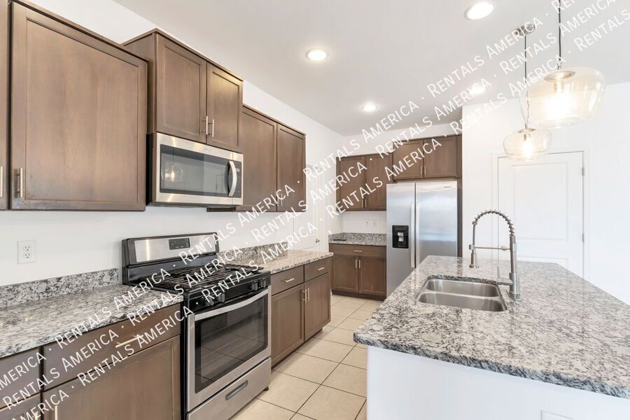 Stunning 4bdrm 3 bath home! property image