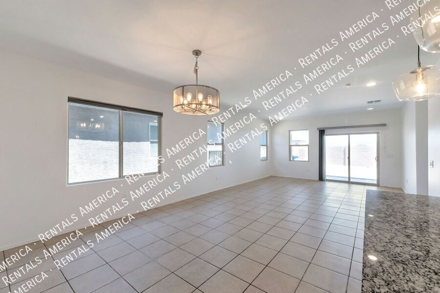 Stunning 4bdrm 3 bath home! property image