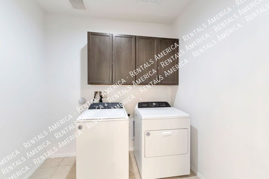 Stunning 4bdrm 3 bath home! property image