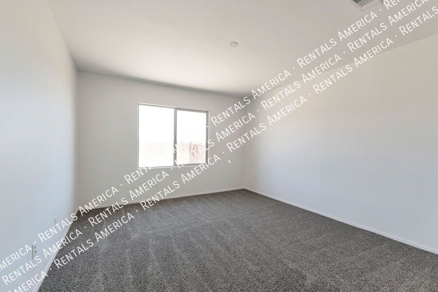 Stunning 4bdrm 3 bath home! property image