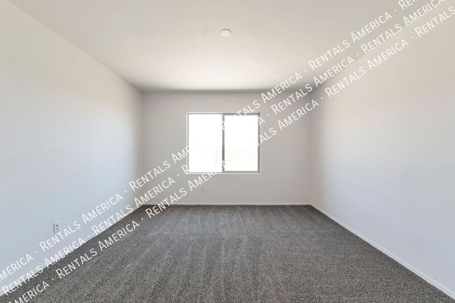 Stunning 4bdrm 3 bath home! property image