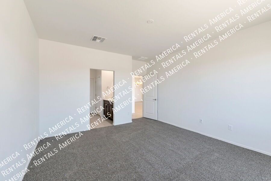 Stunning 4bdrm 3 bath home! property image