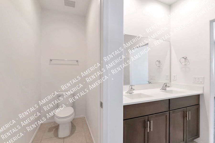 Stunning 4bdrm 3 bath home! property image