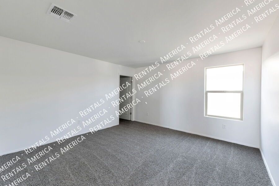 Stunning 4bdrm 3 bath home! property image