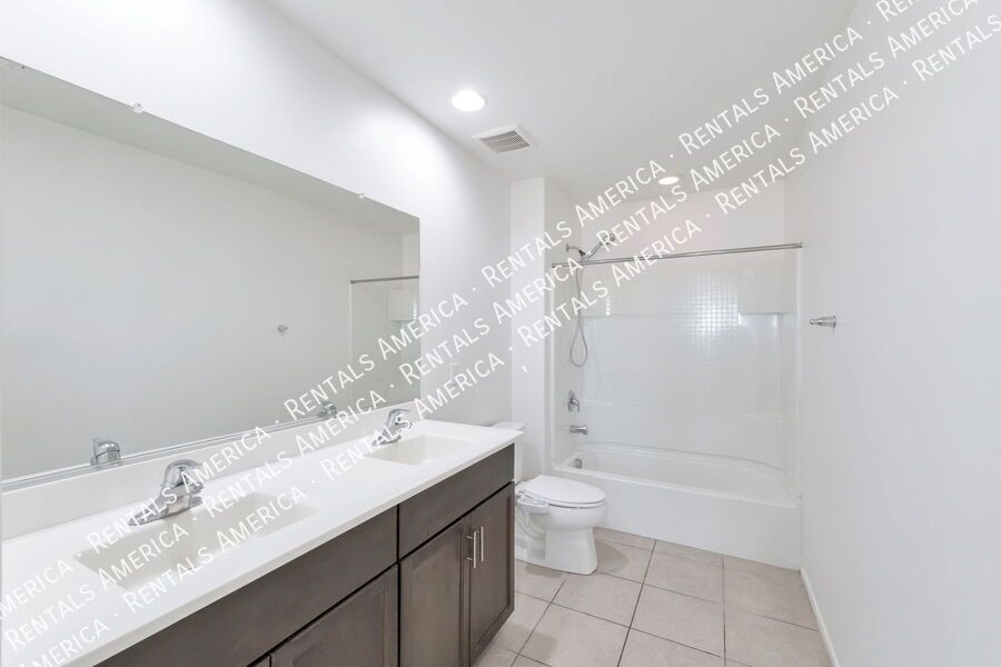 Stunning 4bdrm 3 bath home! property image