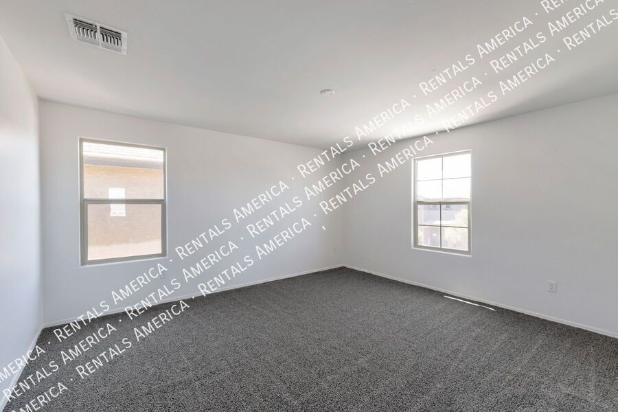 Stunning 4bdrm 3 bath home! property image